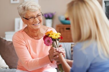 Benefits of Practicing Gratitude for Seniors and Caregivers